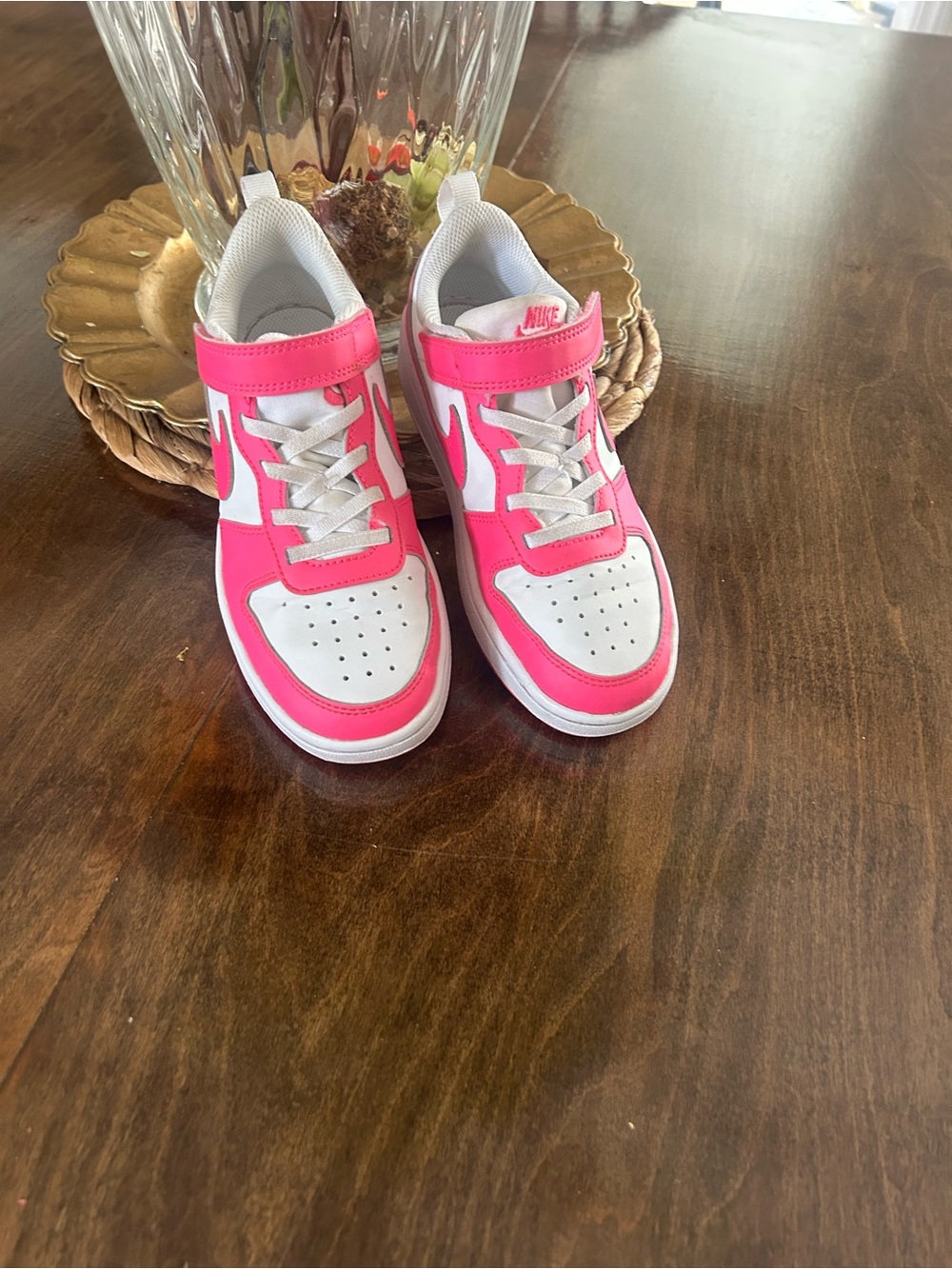 Nike Kids Pink and White Velcro Low-Top Sneakers